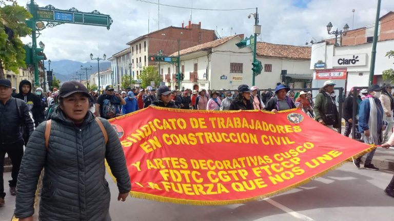 Cusco: Gremios acatan paro nacional