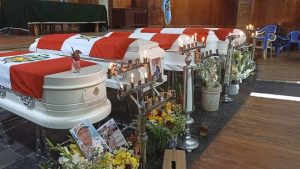 Puno: Velaron los cuerpos de los seis soldados fallecidos en el centro cívico de Ilave