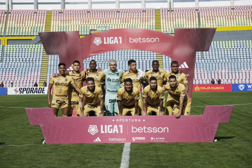 Equipo de Cusco FC que remontó a Unión Comercio en el Torneo Apertura.