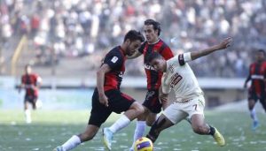 Melgar y Universitario necesitan los 3 puntos con urgencia en el Torneo Apertura.