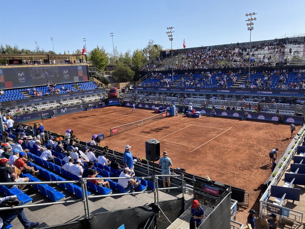 Panorámica del estadio de San Carlos de Apoquindo, donde Juan Pablo Varillas quedó eliminado del Chile Open.