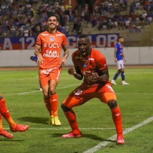 Yorleys Mena es el actual goleador de la UCV.
