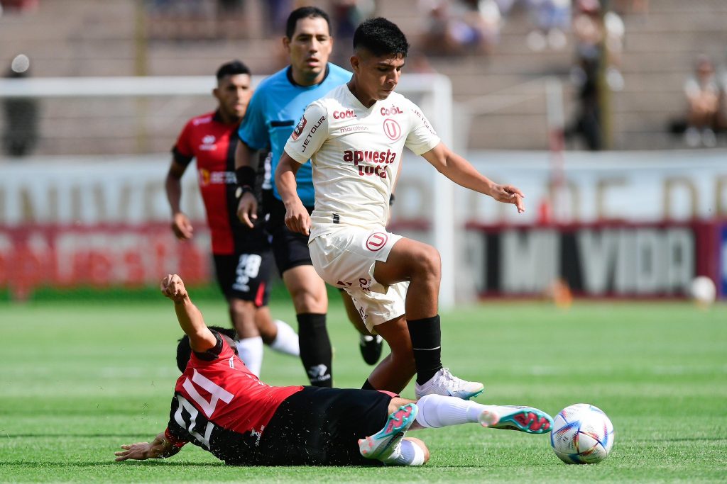 Melgar de Arequipa perdió 1-0 ante Universitario en el Torneo Apertura.