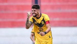Gabriel Leyes celebrando el gol número 100 de la presente Liga 1 Betsson.