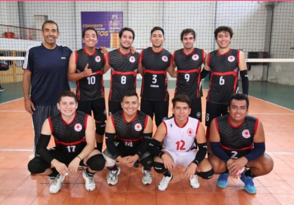 Equipo completo de Internacional de Arequipa.