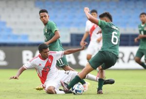 Perú perdió en su debut en el Sudamericano.