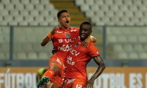 Celebraciones de la Universidad César Vallejo tras acceder a la fase de grupos de la CONMEBOL Sudamericana.