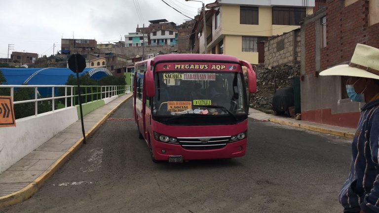 Tiabaya: Denuncian incremento del pasaje hasta en S/2 y falta de buses en varias zonas