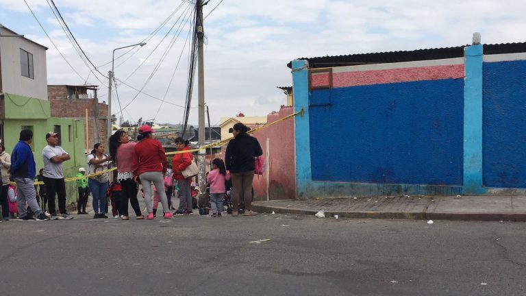 Socabaya: Padres de familia del colegio Néstor Cáceres Velásquez denuncian que los exteriores del plantel son un foco infeccioso