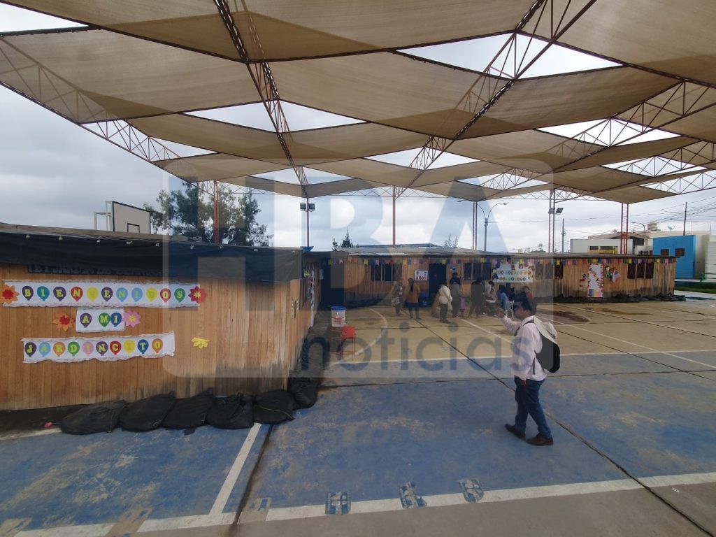 Cayma: Niños de la institución inicial Jardín de Blanquita utilizan un parque para recibir clases