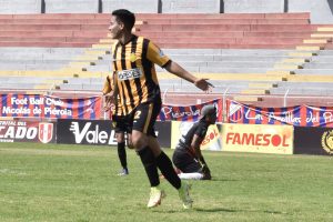 Gonzalo Ávalos anotó 2 goles en el triunfo de Aurora.