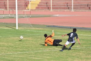 Alejandro Espinoza anotó el segundo gol para Max Uhle.