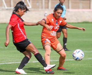 Las 'Rojinegras' consiguieron un gran triunfo en Trujillo.