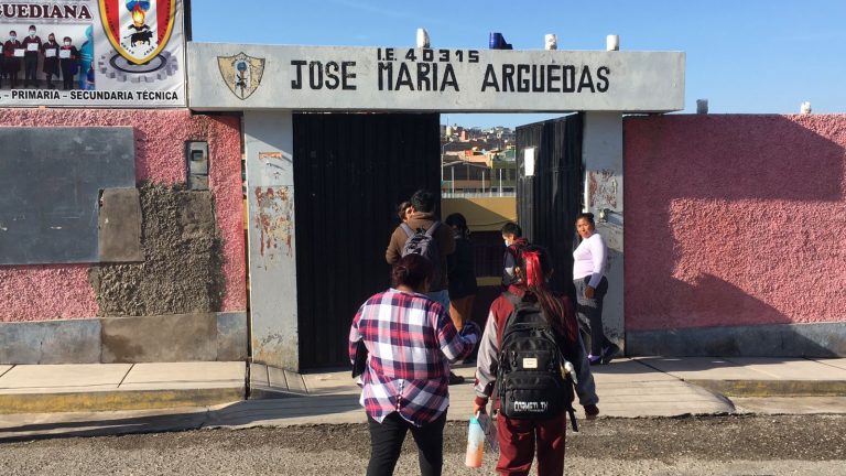Paucarpata: Directora del colegio José María Arguedas pide que clausuren cantinas cerca de la institución