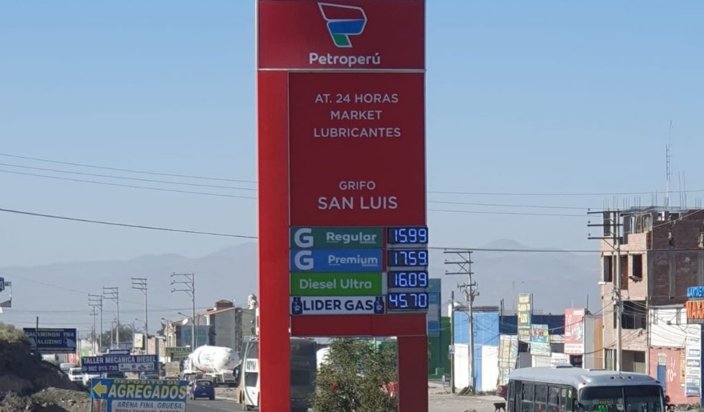 Bajó el precio de la gasolina regular en Arequipa