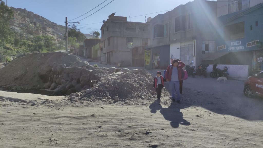 Paucarpata: Vecinos denuncian que autoridades abandonaron trabajos en Pozo Negro