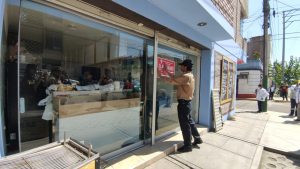 Realizan operativos de salubridad a cevicherías del Cercado