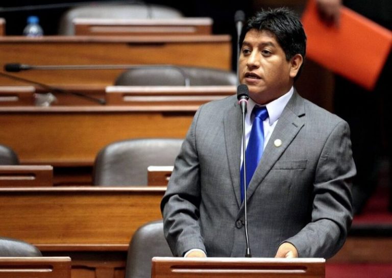 Josué Gutiérrez juró como nuevo defensor del pueblo en el Congreso