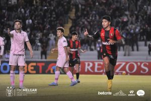 FBC Melgar recibe a Sport Boys en la UNSA por el Torneo Apertura.