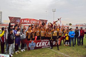 Aurora levantó el título de Cercado ganando todos sus partidos.