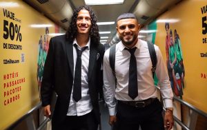 Jugadores de la 'U' en su llegada a Brasil.