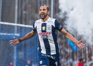 Hernán Barcos fue la figura del partido.