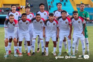 Equipo titular de la reserva del FBC Melgar en Tacna.