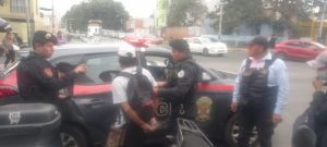 Capturan a extranjeros que pretendían robar a pasajeros de un bus del SIT