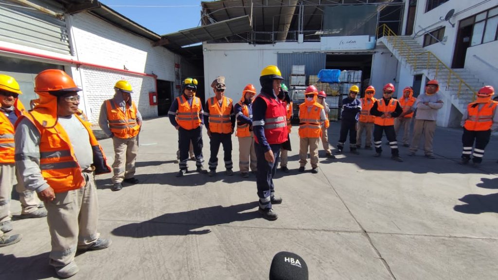 Trabajadores de construcción civil acusan a la Municipalidad de Arequipa de paralizar obra de la av. Jesús para contratar a 'su gente'