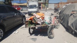 Vendedor de jugo de naranja quedó herido tras ser atropellado por taxista que se dio a la fuga