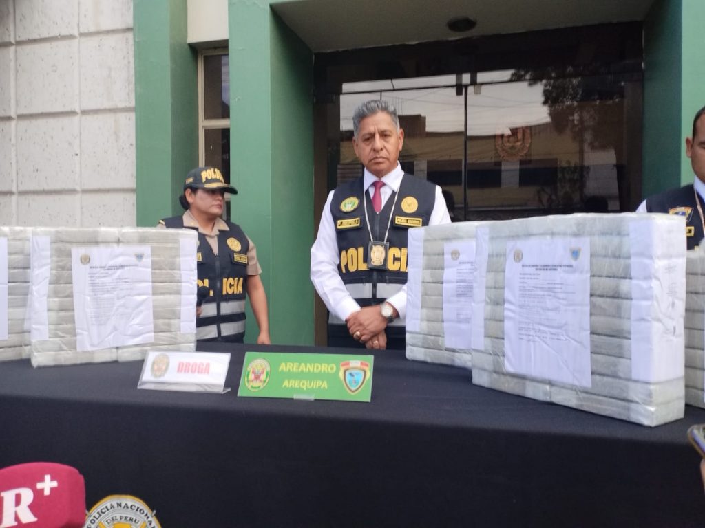 Desarticulan banda criminal ‘Los Periquitos Pin Pin de Ayacucho’ quienes transportaban 108 kg de droga