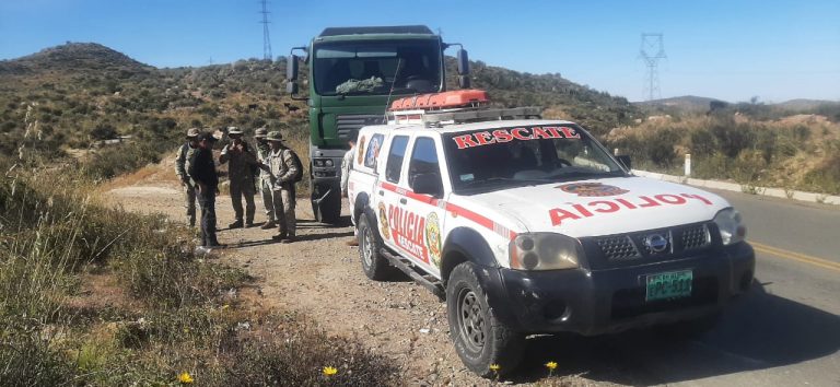 Arequipa: Policía de rescate y efectivos del ejército continúan la búsqueda de peregrino en Chapi