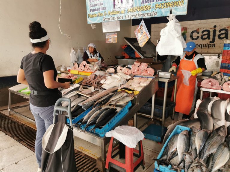Terminal pesquero ‘El Palomar’ está abastecido de productos marinos por cuatro días más
