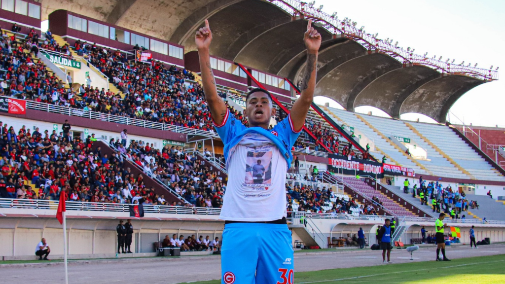 Kevin Quevedo anotó 2 goles en el triunfo de Garcilaso sobre Melgar en el Apertura.