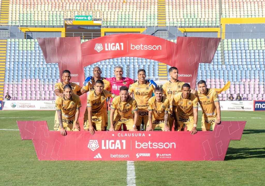 Equipo titular de Cusco FC en el arranque del Torneo Clausura.