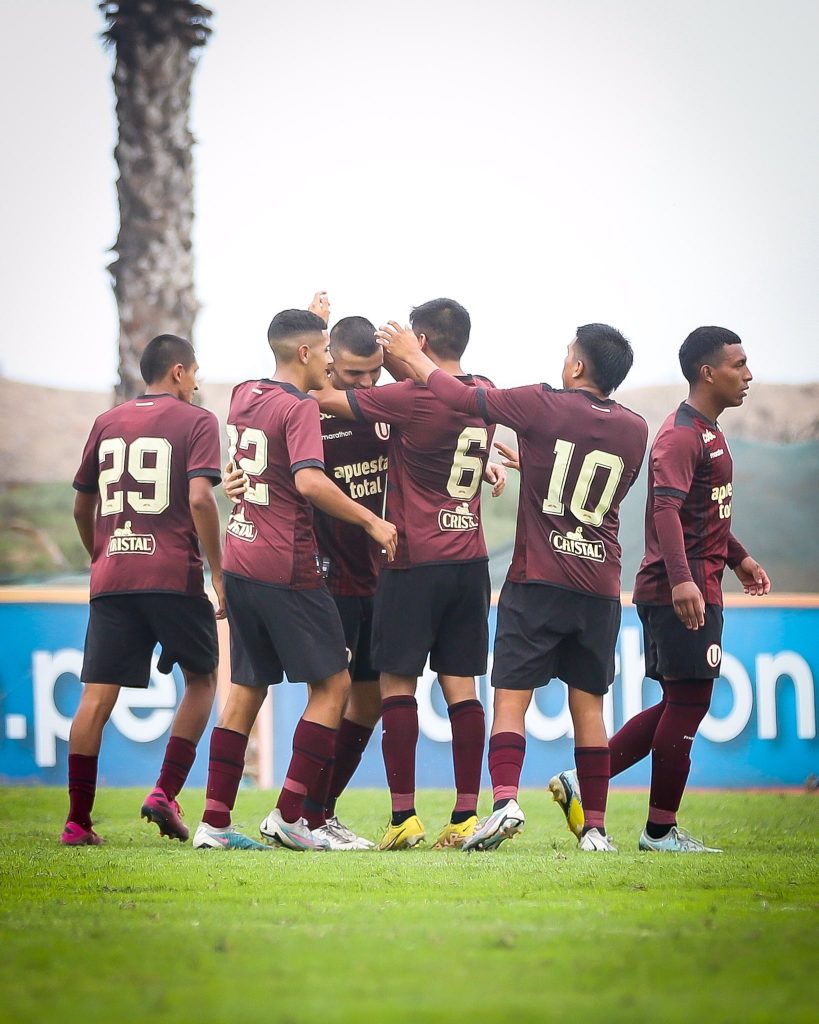 Celebraciones de la 'U' luego de golear en el Torneo de Reservas.