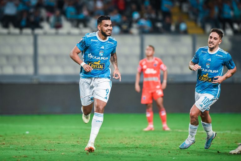 Sporting Cristal abrió la penúltima fecha del Apertura con un contundente triunfo sobre Cienciano.