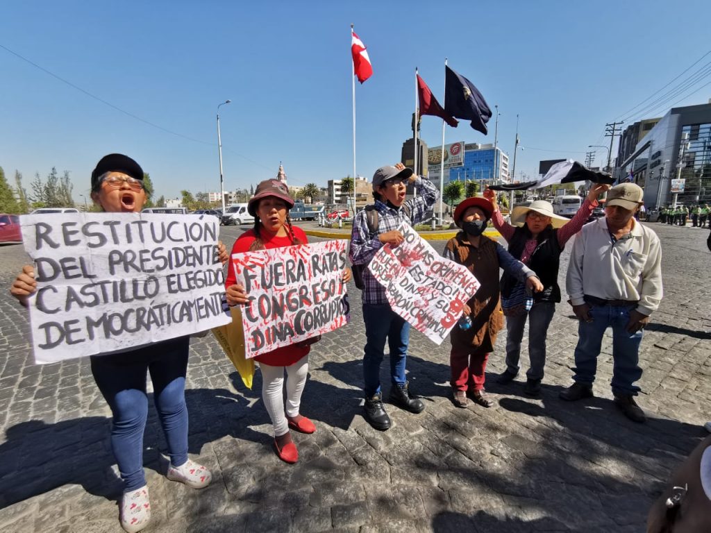 Día de la Bandera: Ciudadanos realizaron protestas en contra del Gobierno