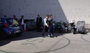 Así fue el traslado del exdirigente Jesús Cornejo al penal de Socabaya (VIDEO)