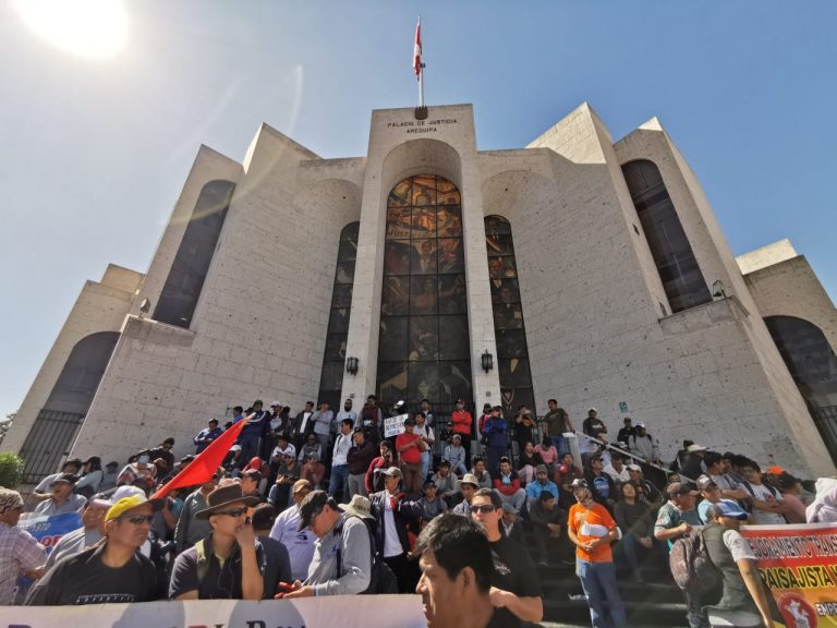 Sindicato de Construcción Civil realizaron una protesta masiva por la posible ratificación de sentencia de dos obreros 