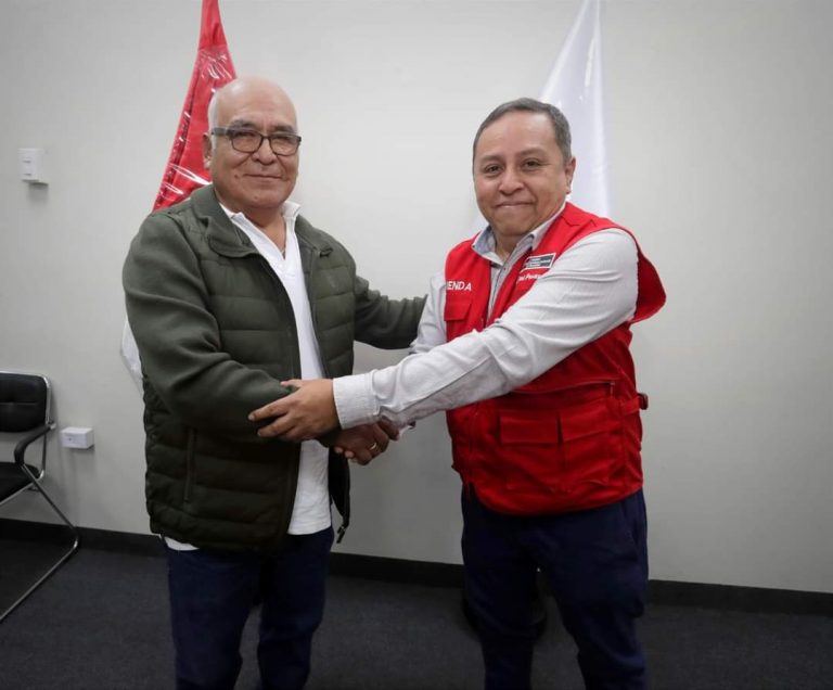 Alcalde de Cocachacra firma convenio con Ministerio de Vivienda para ejecutar proyectos de agua y desagüe