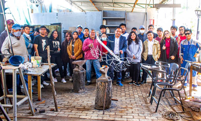 Brindarán becas para carreras técnicas de la Escuela Taller de Arequipa 