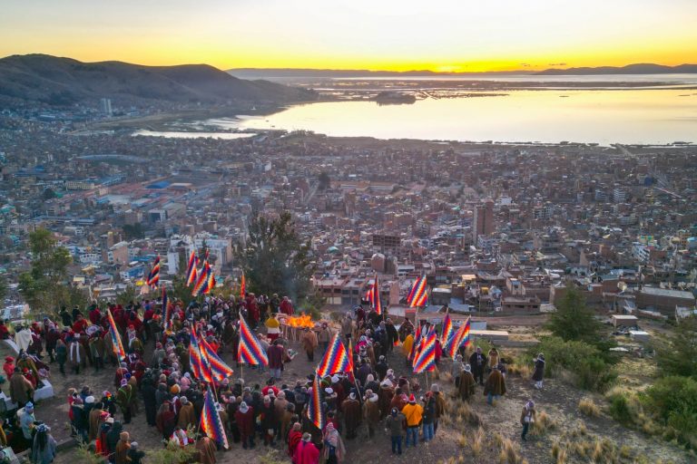 Puno recibió primeros rayos de sol del año nuevo andino 5531 con esperanza y alegría