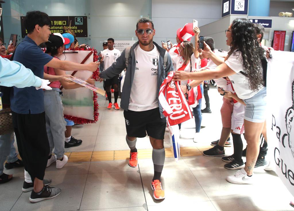 Selección Peruana fue bien recibida en su llegada a Japón.