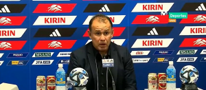 Reynoso en conferencia de prensa luego de la goleada en Japón.