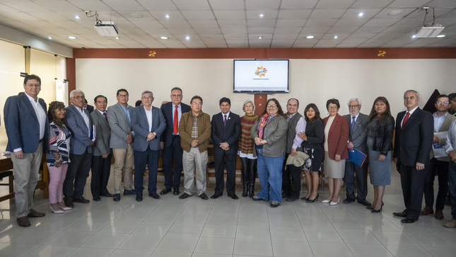 Gobernador reúne a sectores productivos para impulsar el desarrollo integral de Arequipa