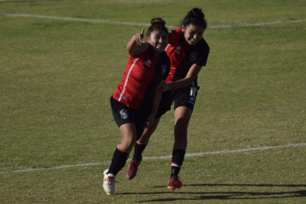 Maricielo Mamani celebrando su gol ante San Martín.