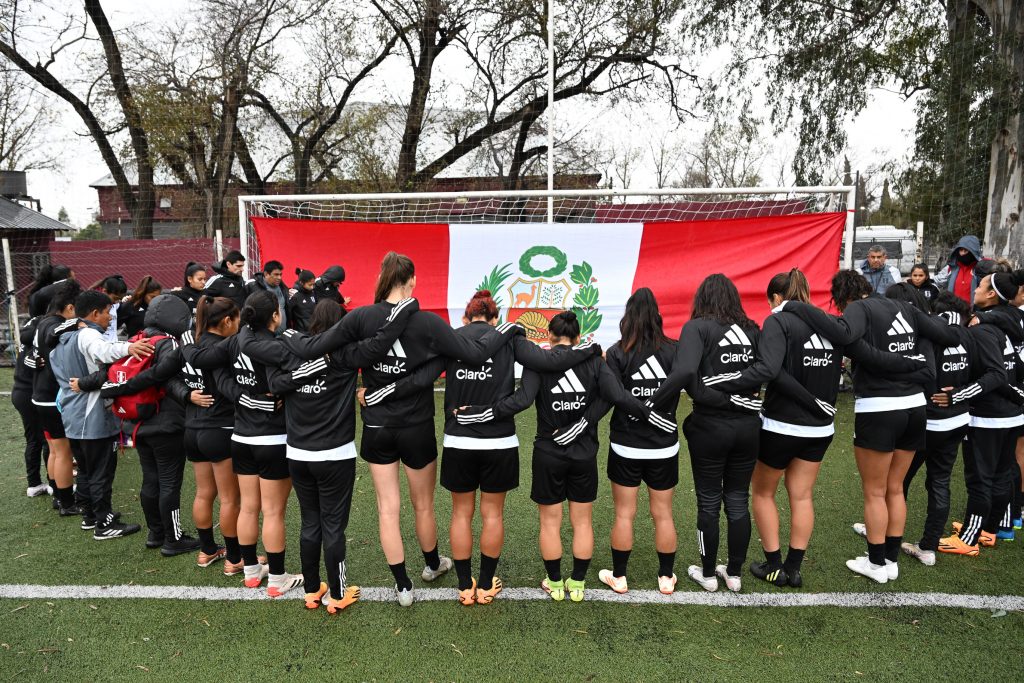 Selección Femenina del Perú en Argentina.
