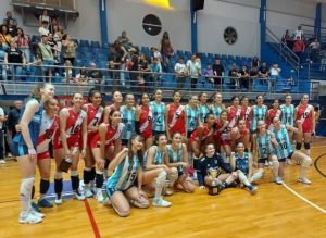 Equipos de Perú y Argentina luego del primer amistoso entre ambos seleccionados.