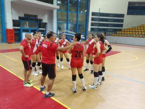 Peruana de Vóleibol - Equipo nacional de Perú en El Cairo, en el partido de preparación para el Mundial.
